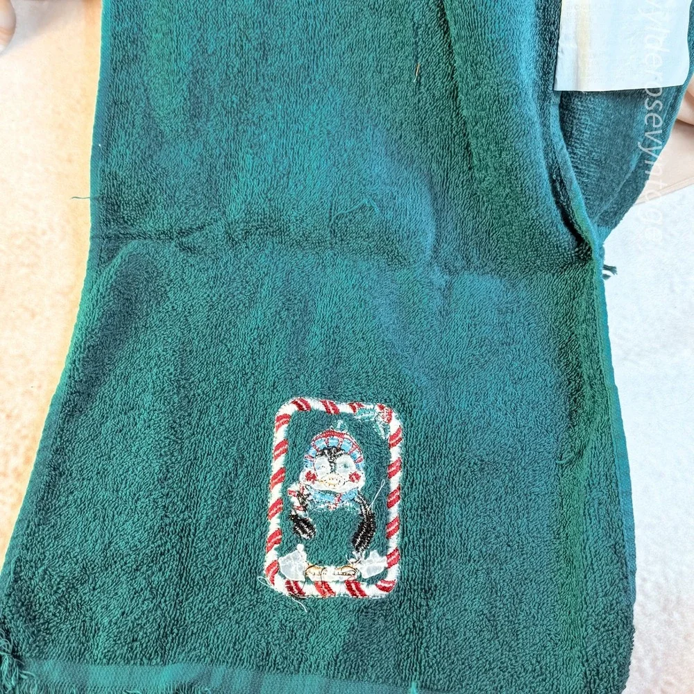 Penguin Holiday Themed‎ Hand Towels